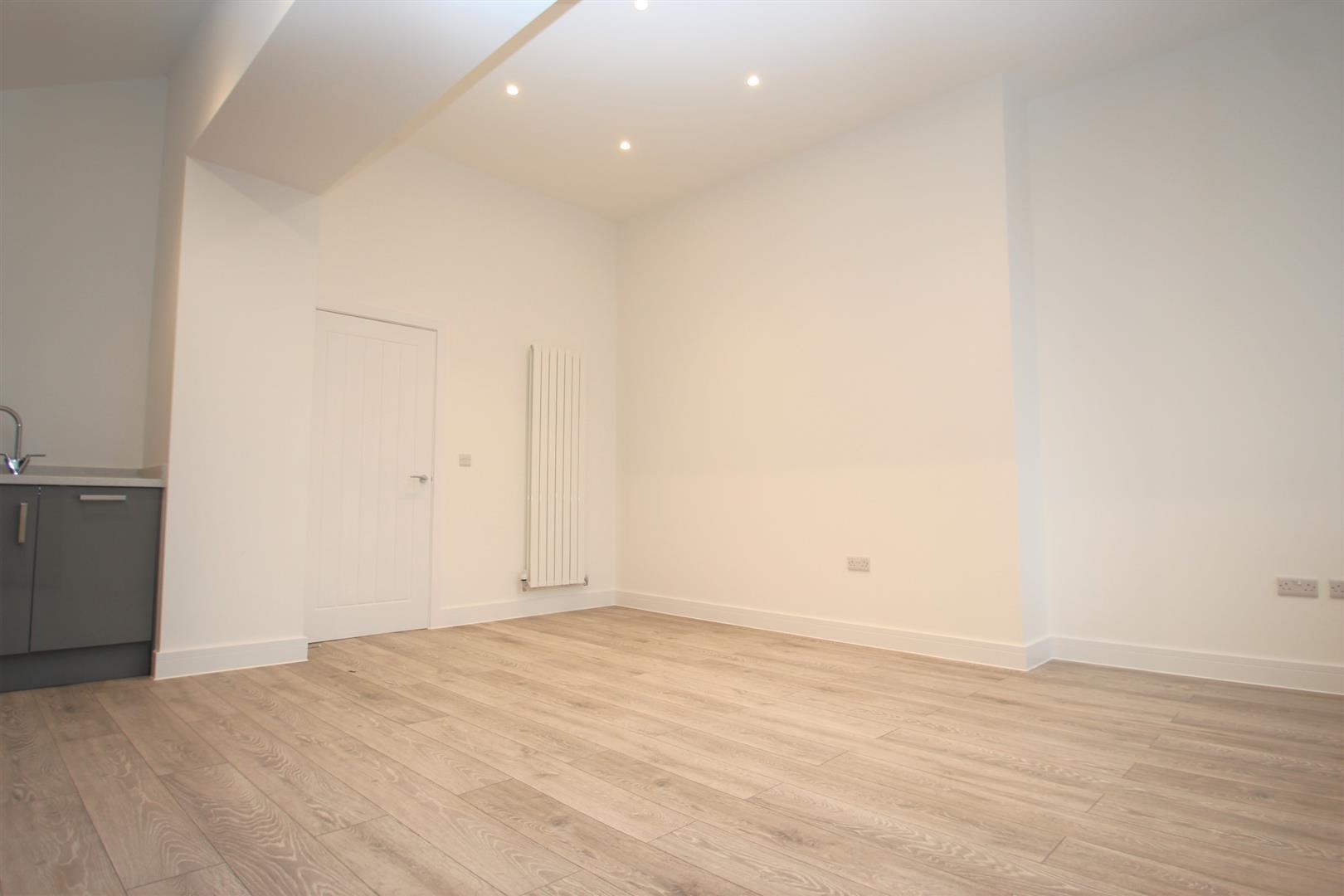 Kitchen / Lounge